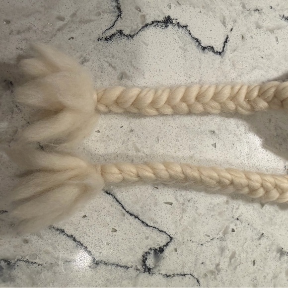 100 percent wool CANADA toque with earflaps &  tassels 
OS warm, attractive! - Picture 11 of 14